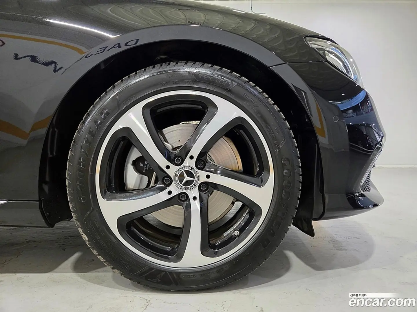 Mercedes-Benz E-Class E250 Avantgarde