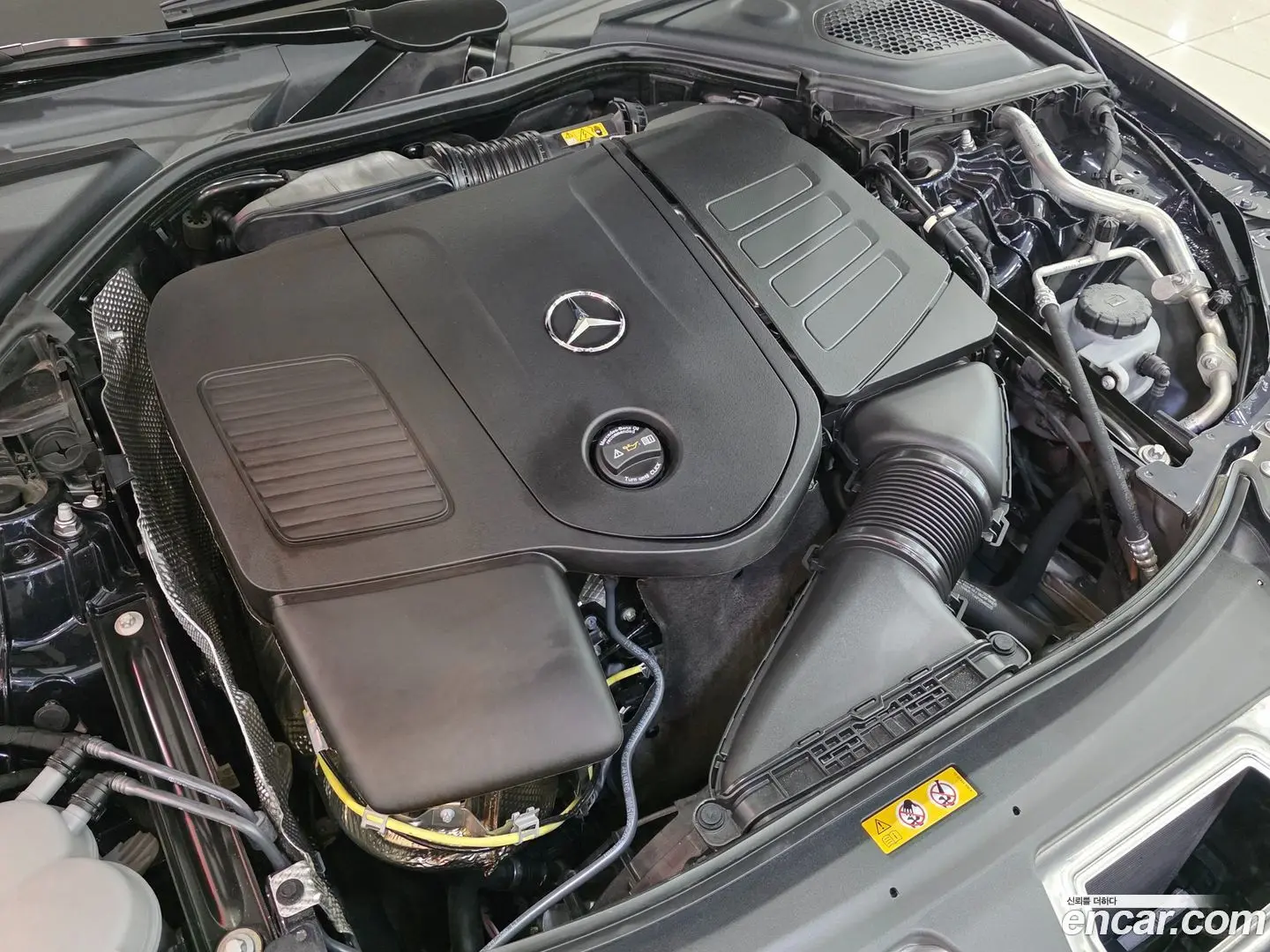 Mercedes-Benz E-Class E200 Avantgarde 2024