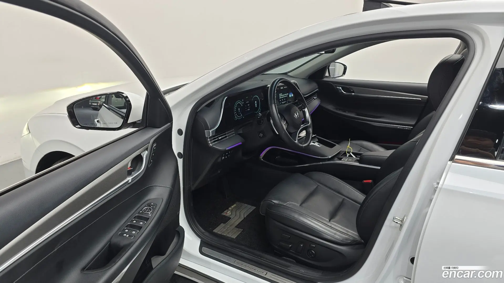 Hyundai Grandeur 3.0 LPi Rent Car