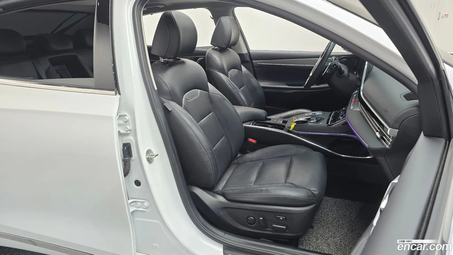 Hyundai Grandeur 3.0 LPi Rent Car