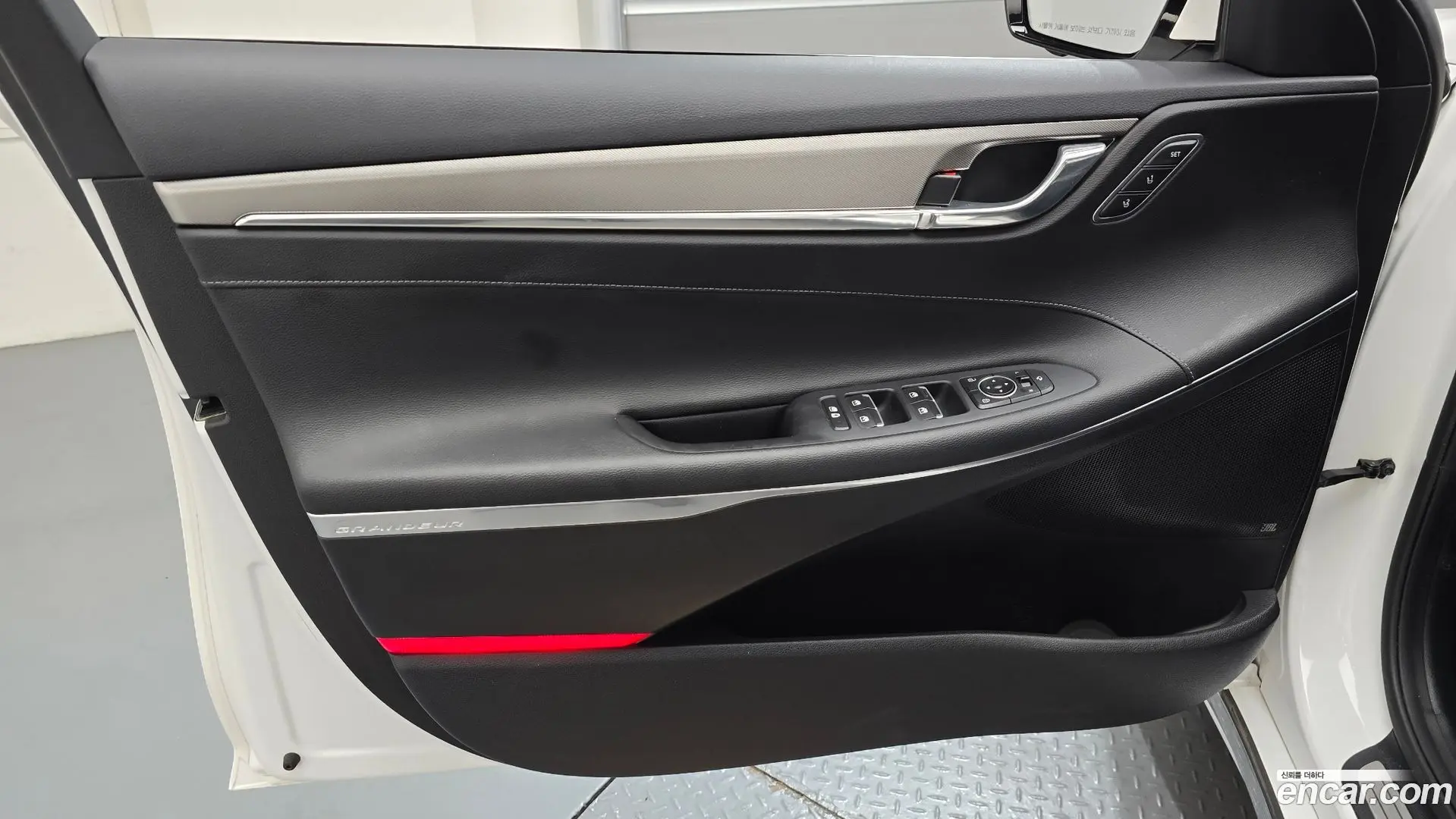 Hyundai Grandeur 3.0 LPi Rent Car