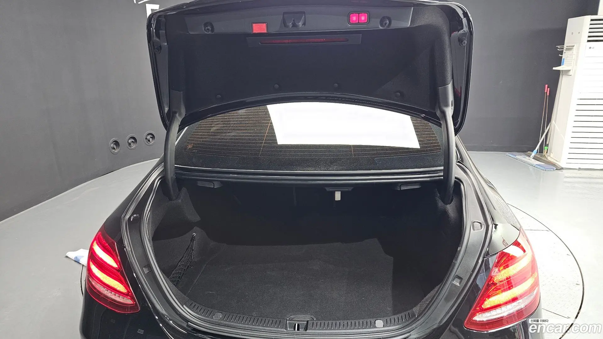 Mercedes-Benz E-Class E220d Avantgarde