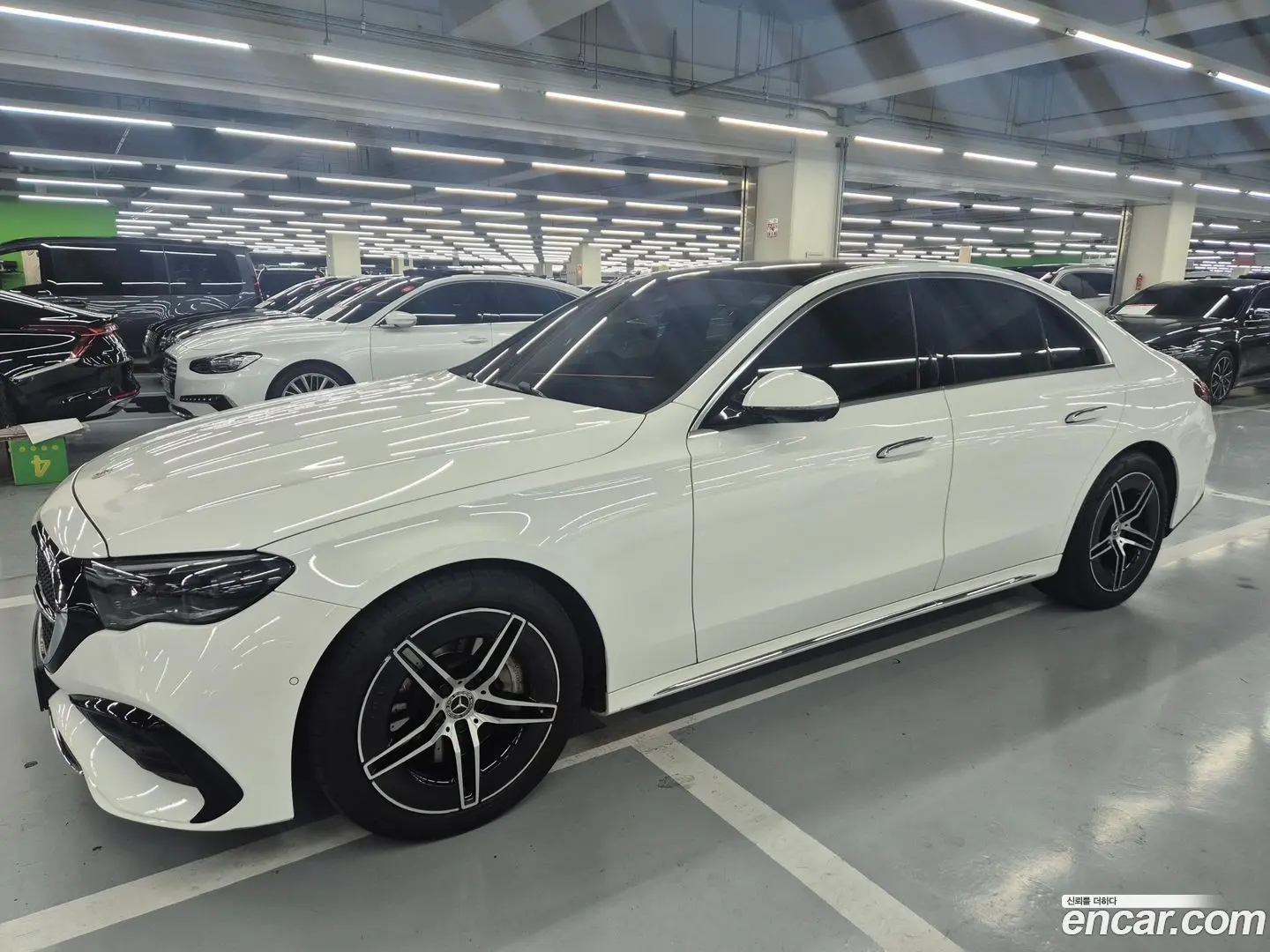Mercedes-Benz E-Class E300 4MATIC AMG Line 2023