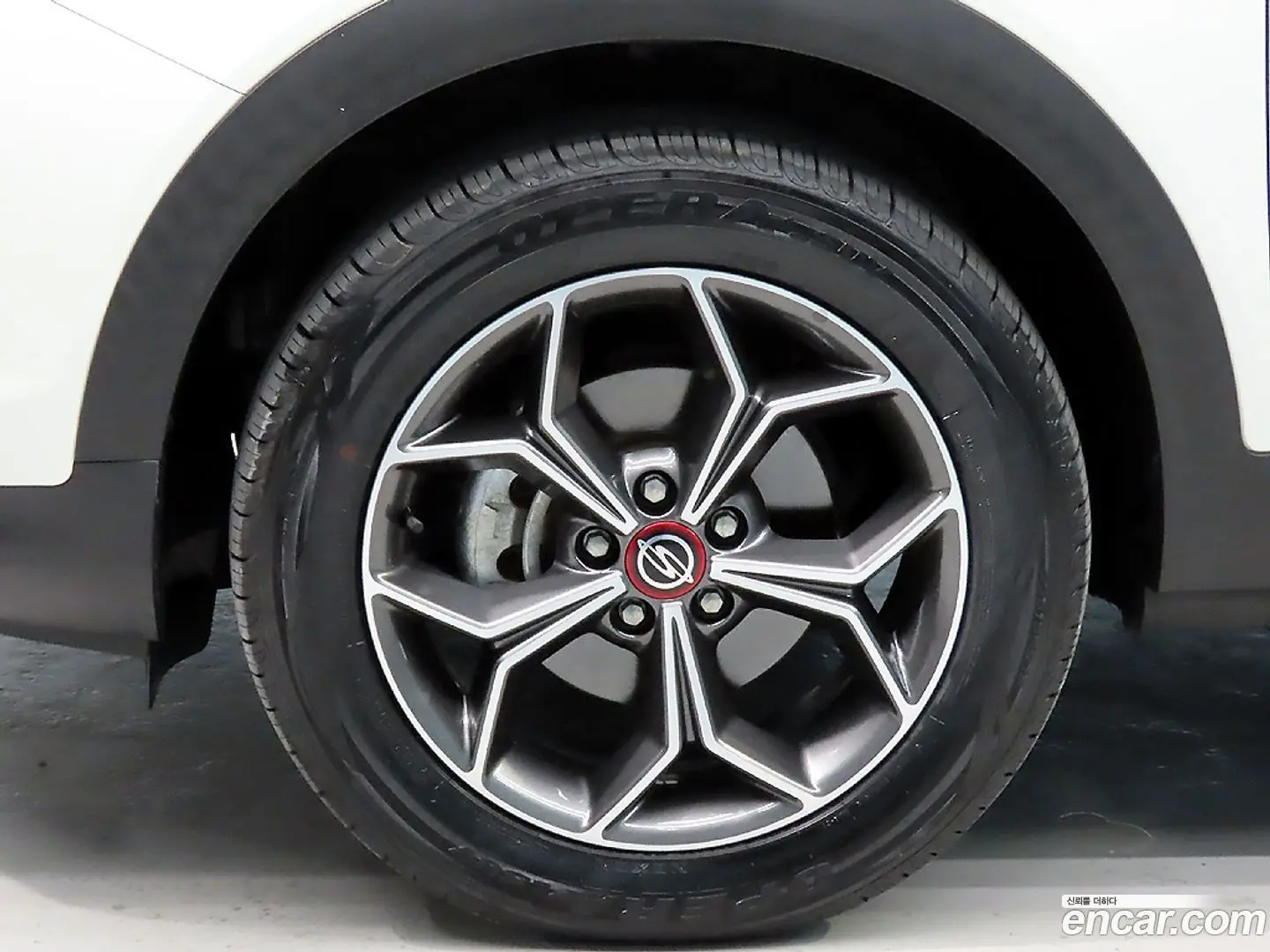 KG Mobility KORANDO Gasoline 1.5 4WD R-Plus