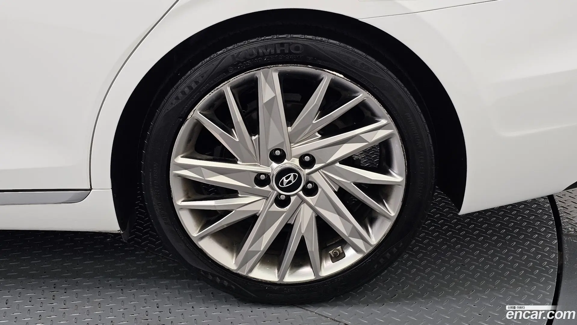 Hyundai Grandeur 3.3