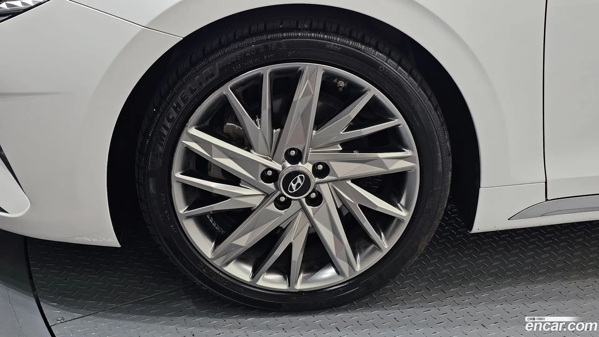 Hyundai Grandeur 3.3