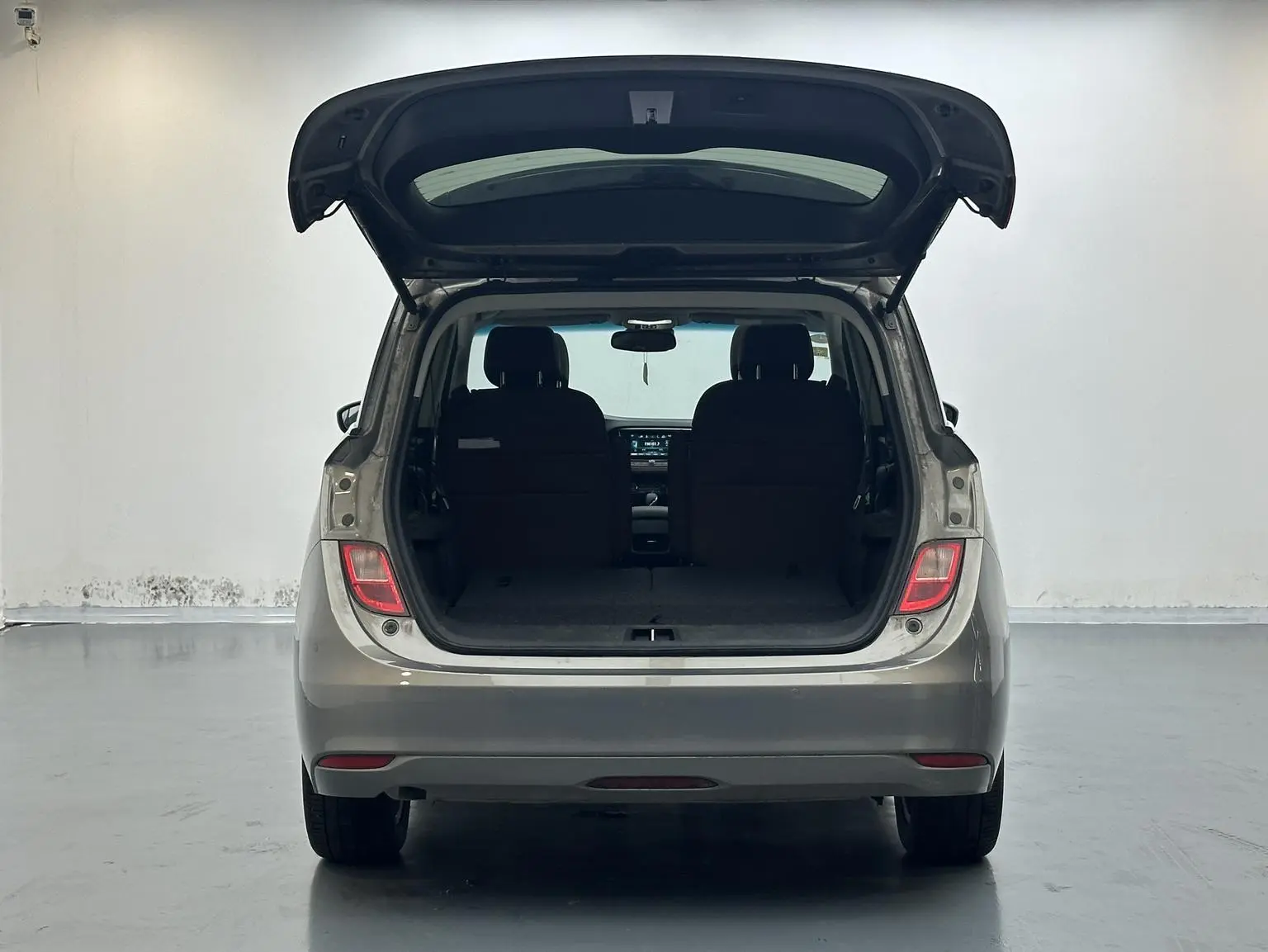 Buick GL6 2019 18T 6 seat Connected Premium China V