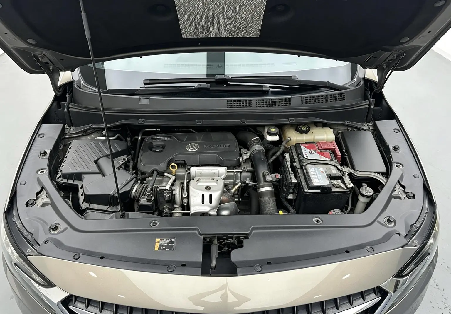 Buick GL6 2019 18T 6 seat Connected Premium China V