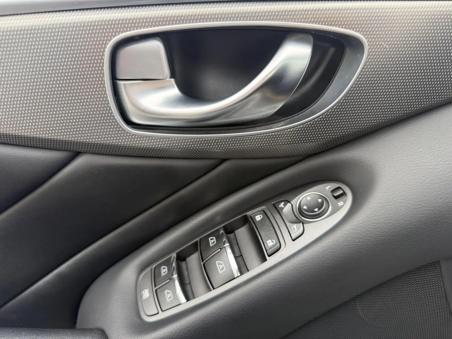 Infiniti Q50L 2018 2.0T China VI