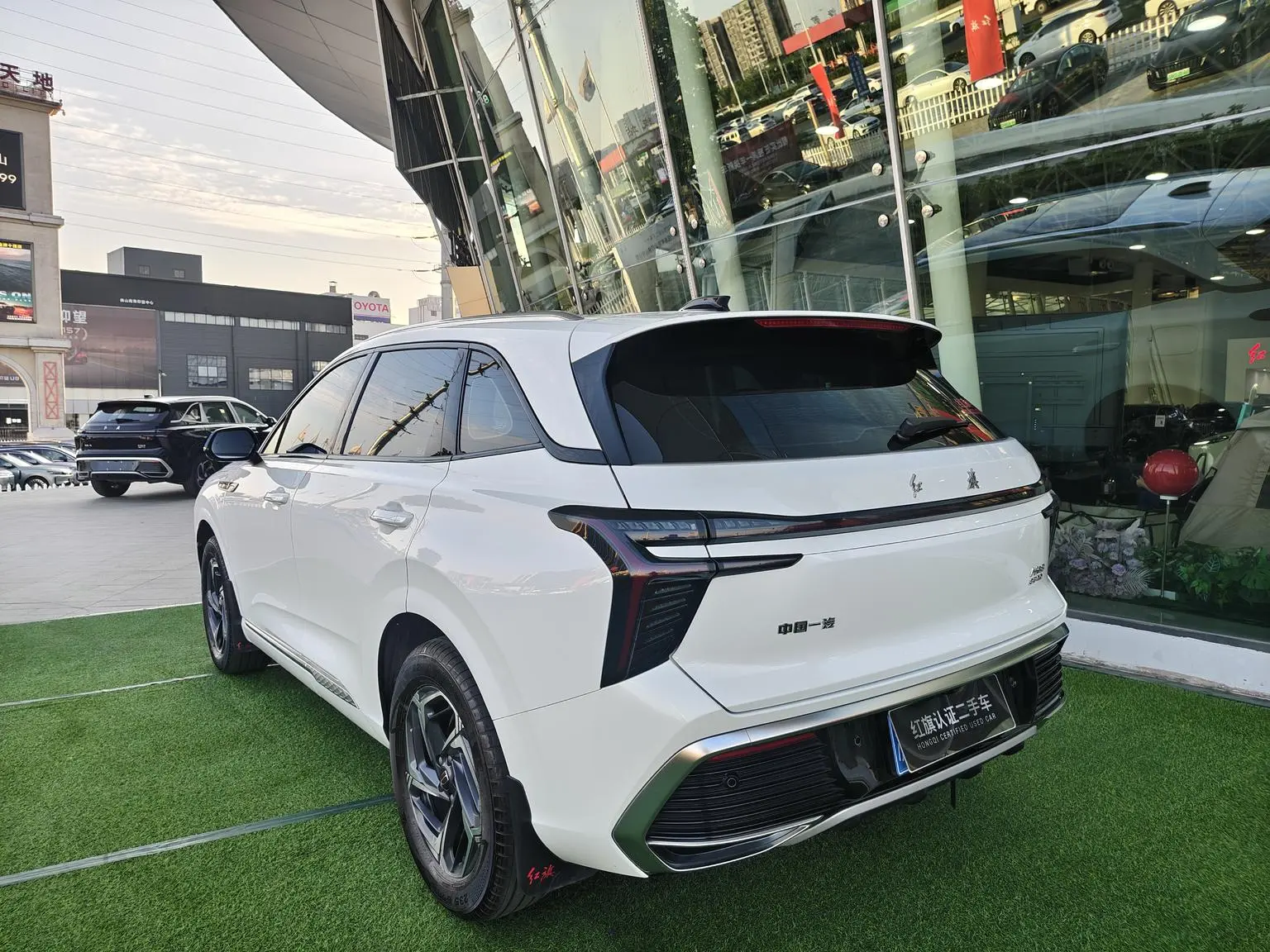 Hongqi HS3 2024 1.5T