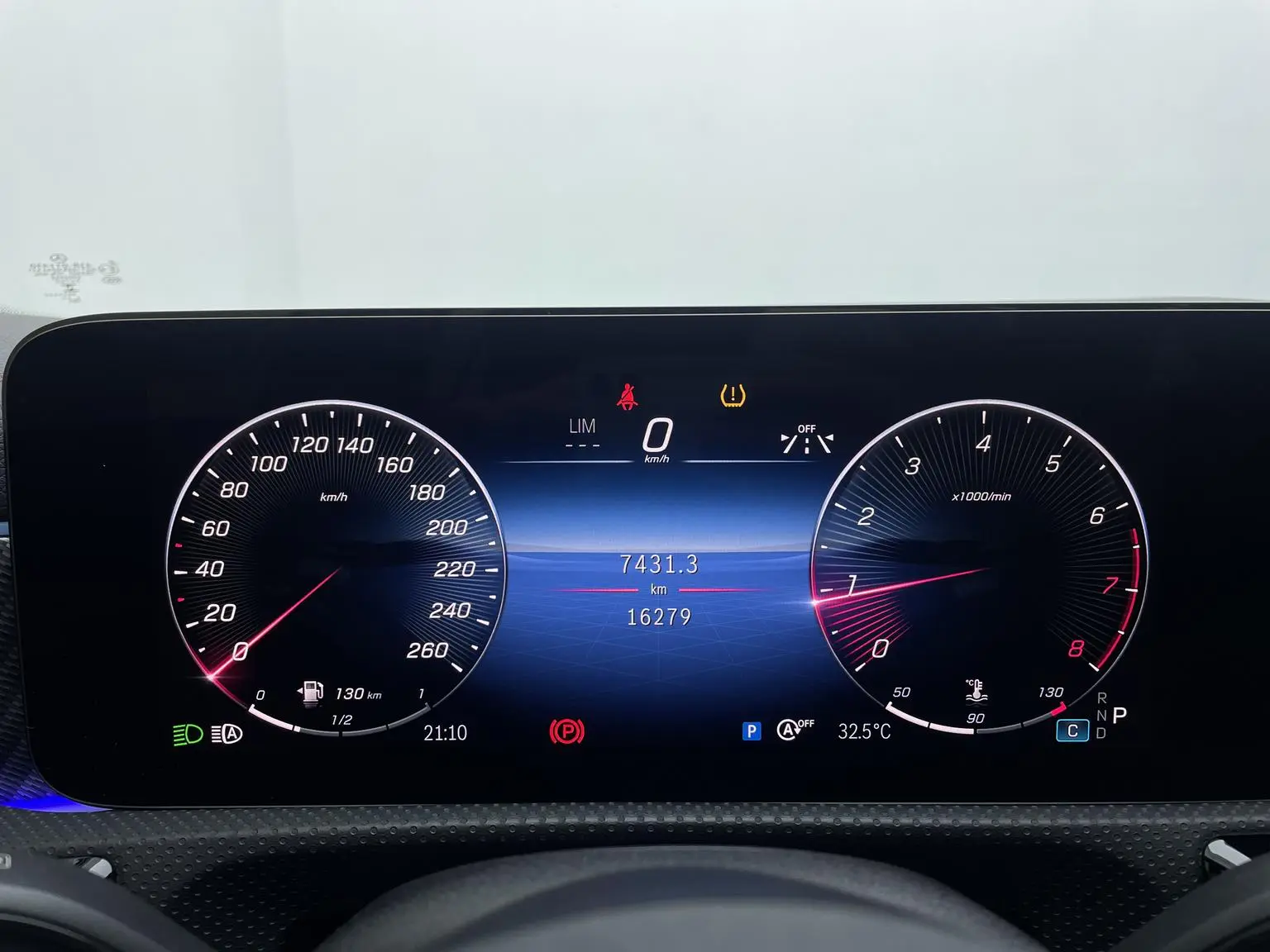 Mercedes-Benz A Class 2024 2nd Facelift A 200 L Fashion