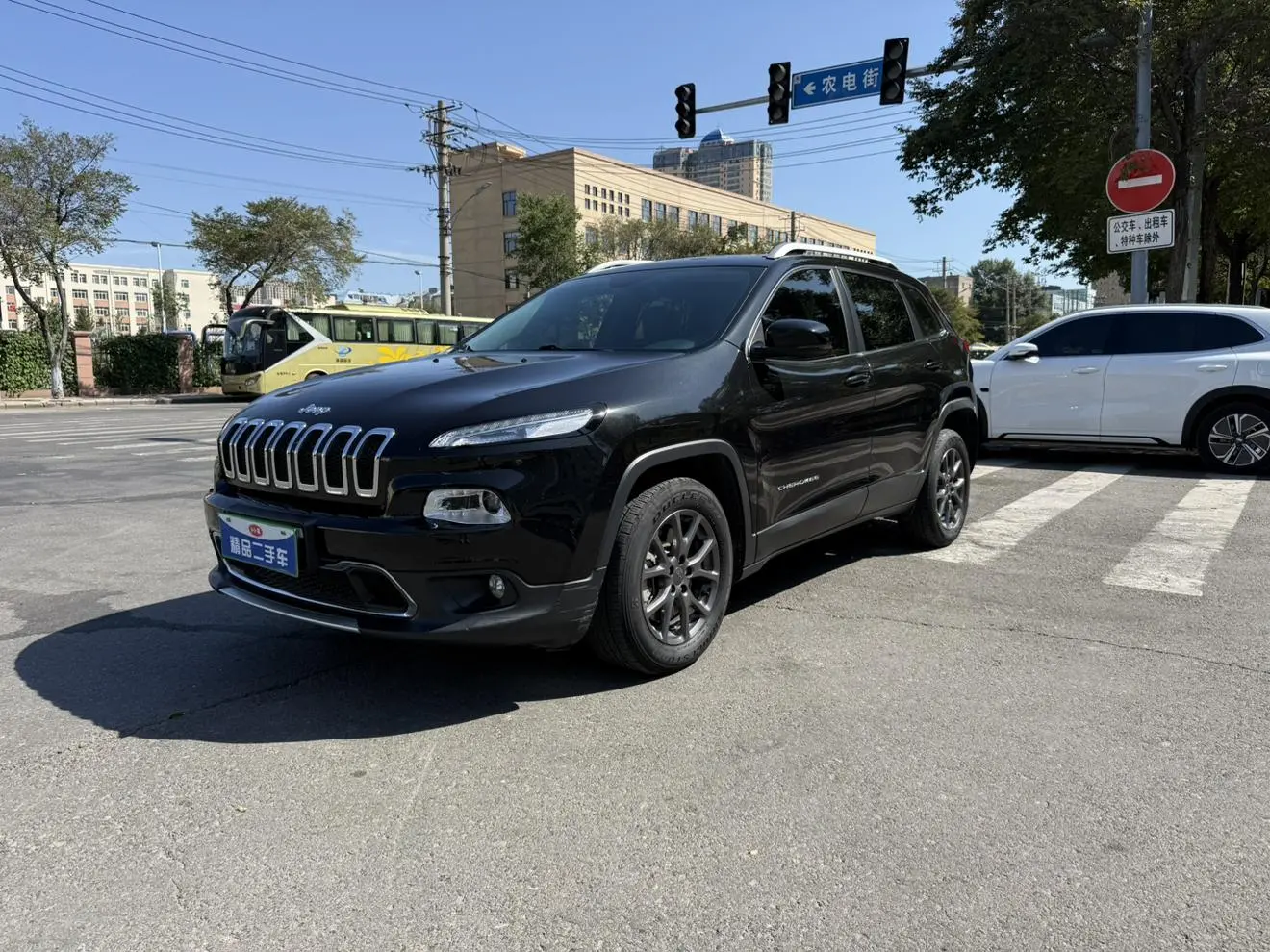Jeep Cherokee 2020 2.0L 2WD Classic Sport
