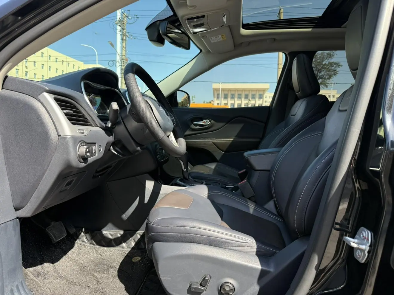 Jeep Cherokee 2020 2.0L 2WD Classic Sport