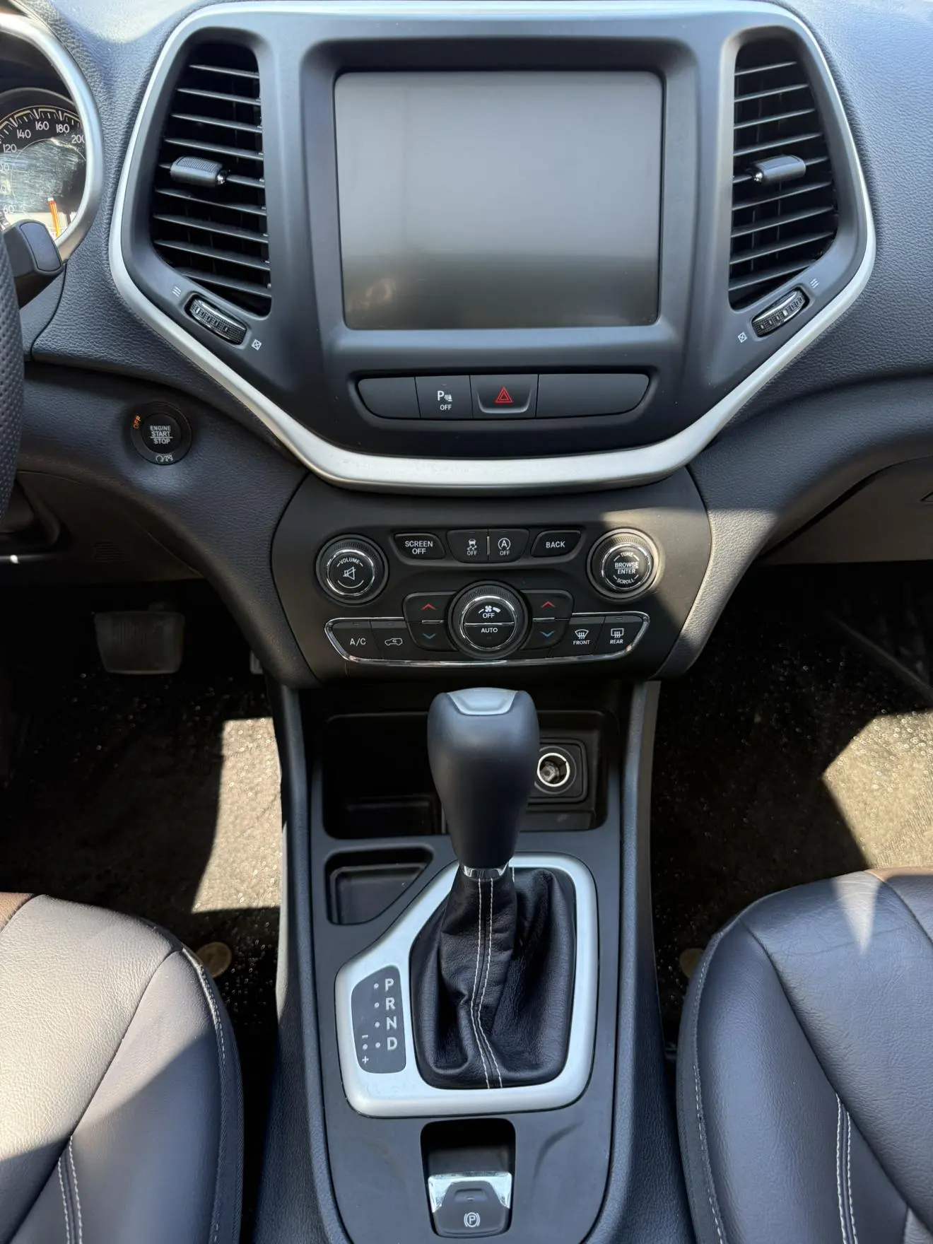 Jeep Cherokee 2020 2.0L 2WD Classic Sport