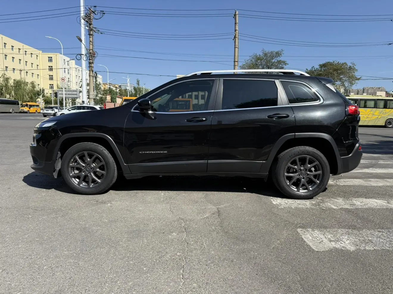 Jeep Cherokee 2020 2.0L 2WD Classic Sport