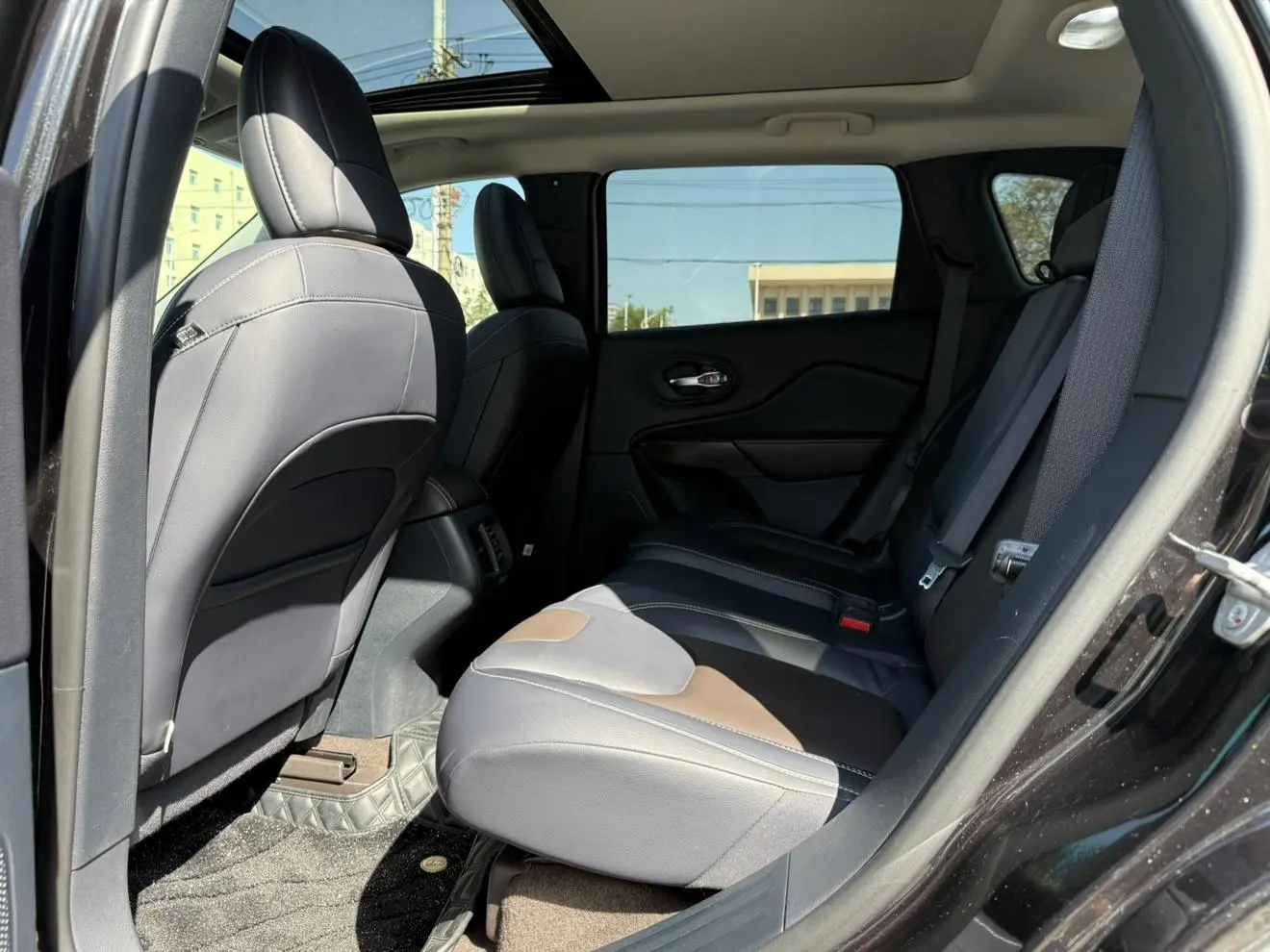 Jeep Cherokee 2020 2.0L 2WD Classic Sport