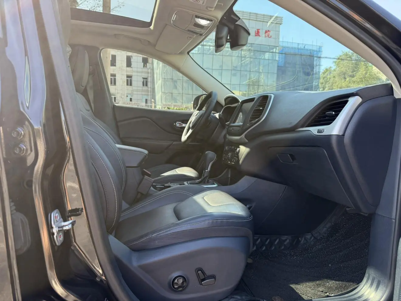 Jeep Cherokee 2020 2.0L 2WD Classic Sport