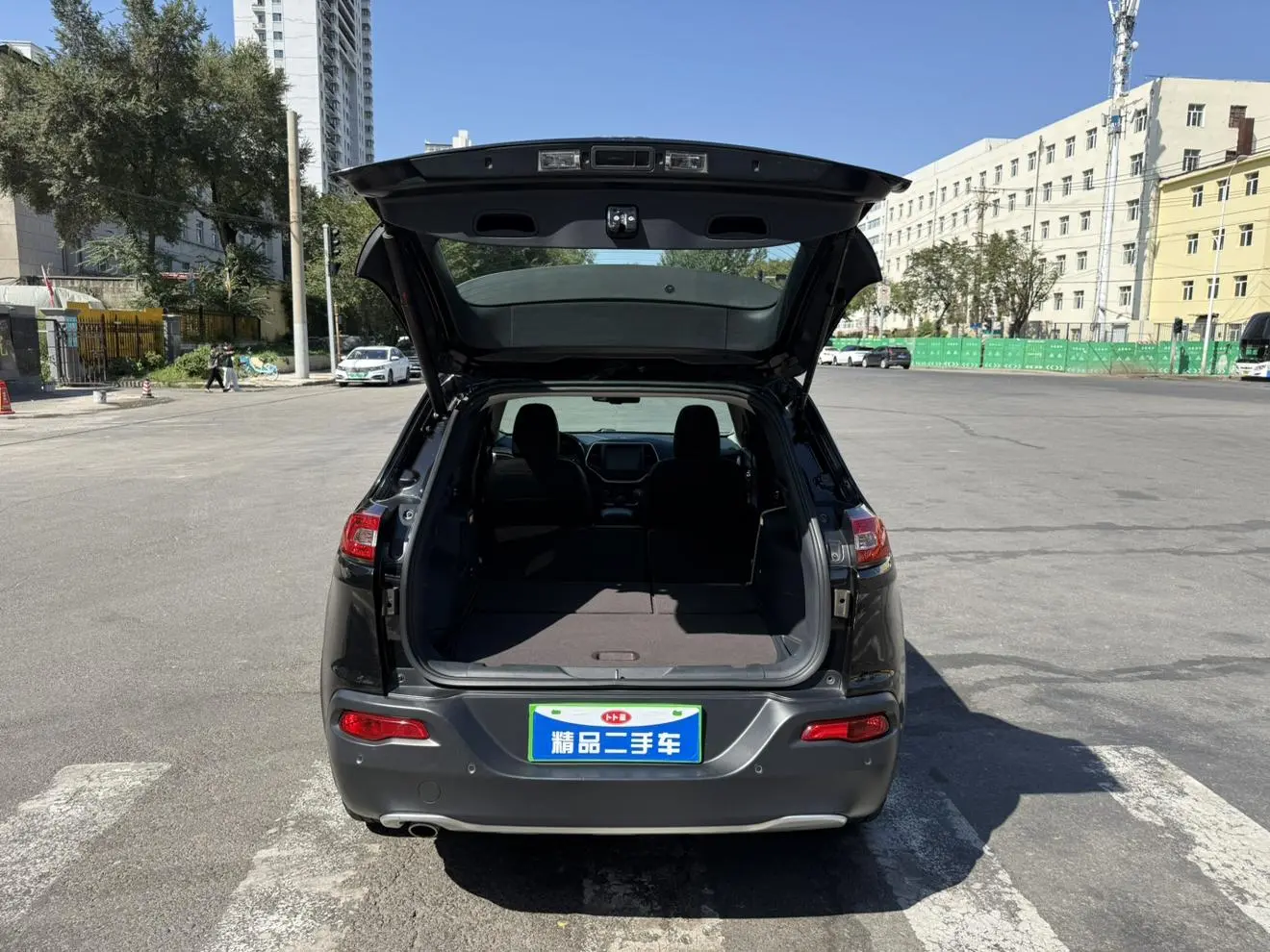 Jeep Cherokee 2020 2.0L 2WD Classic Sport