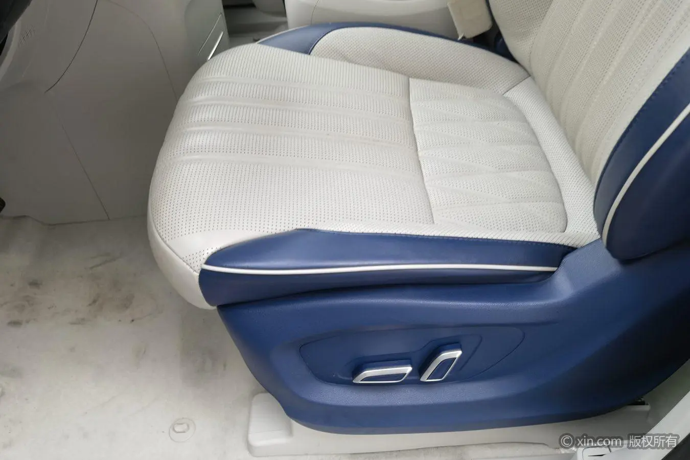 Roewe iMAX8 2022 400TGI