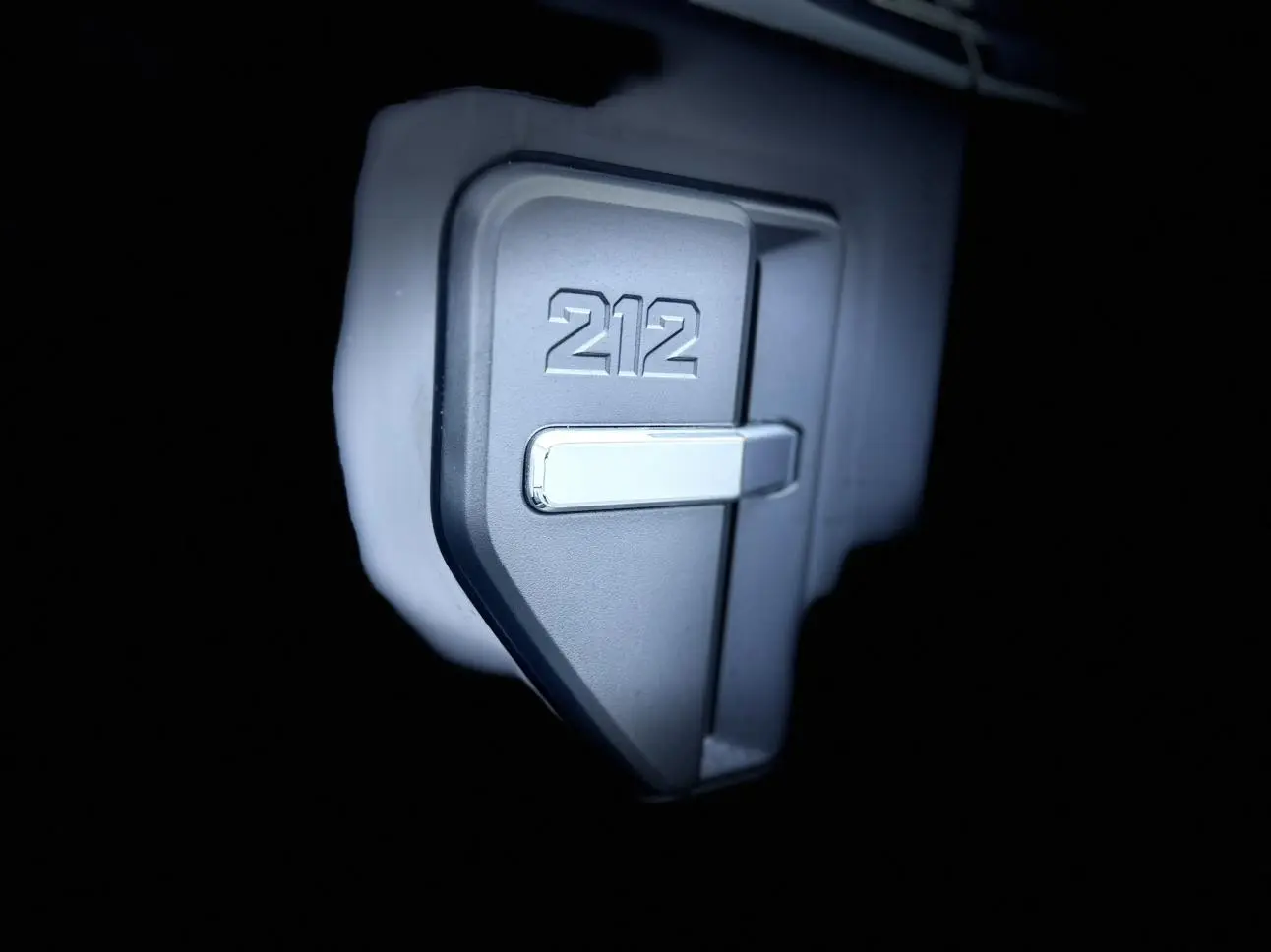 212 T01 2024 2.0T