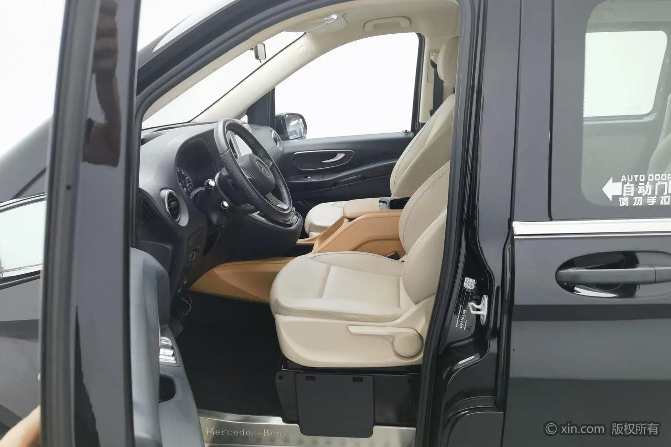 Mercedes-Benz 2018 2.0T Business 7 seat China V