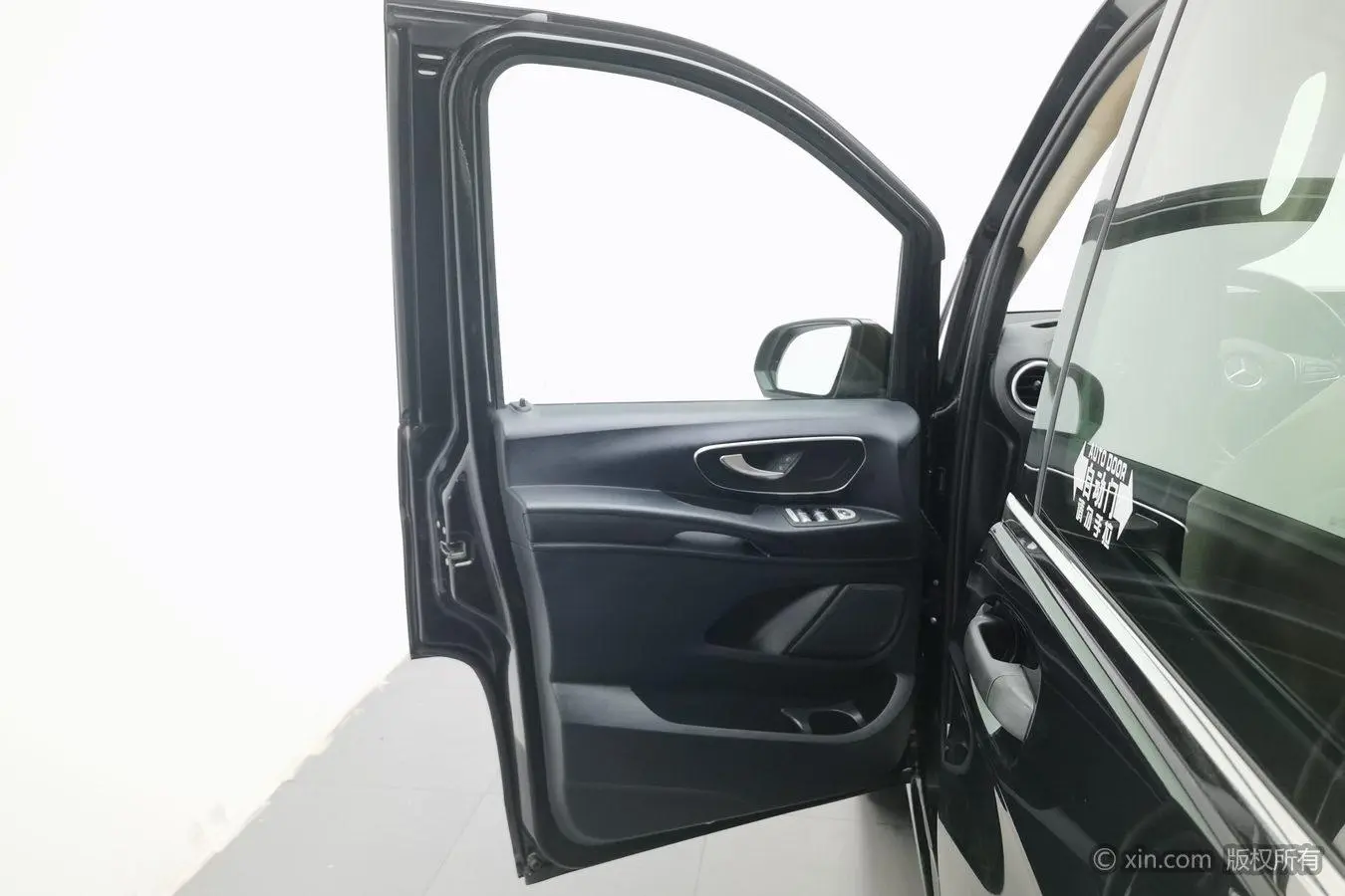 Mercedes-Benz 2018 2.0T Business 7 seat China V