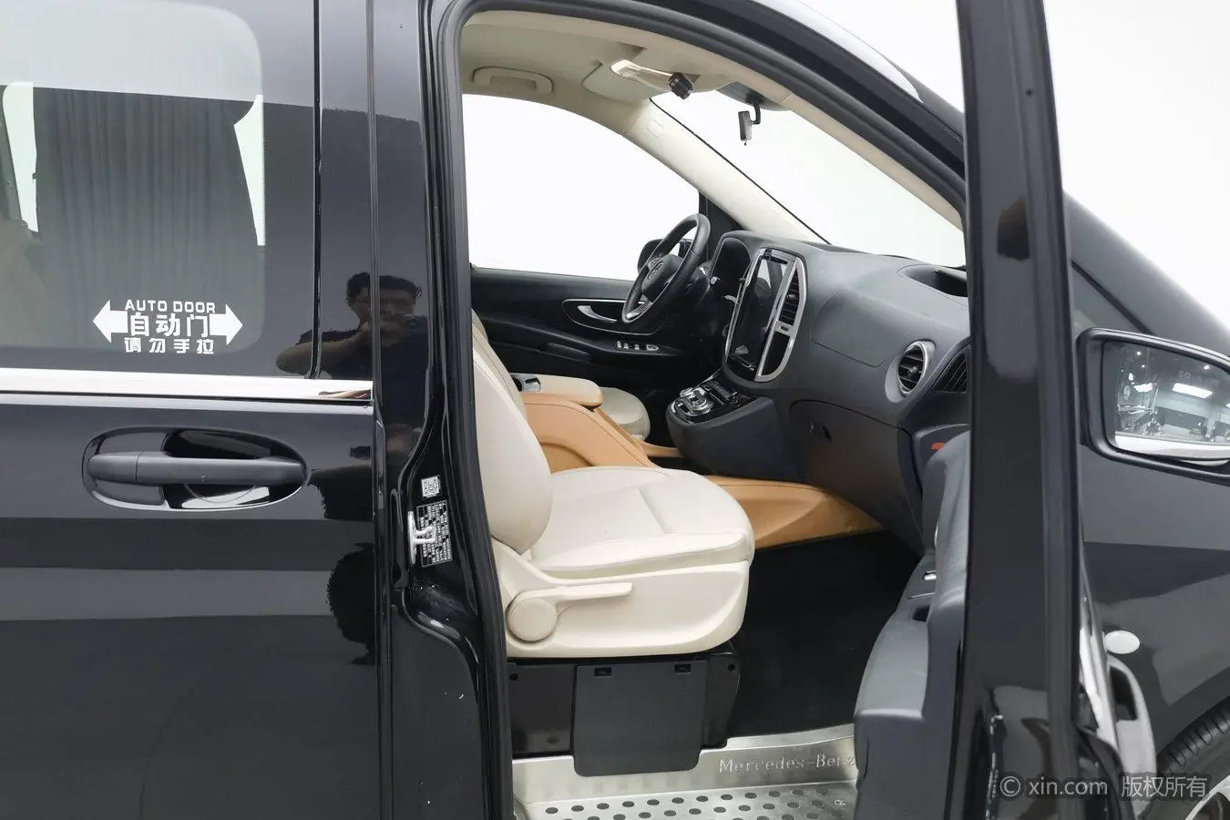 Mercedes-Benz 2018 2.0T Business 7 seat China V