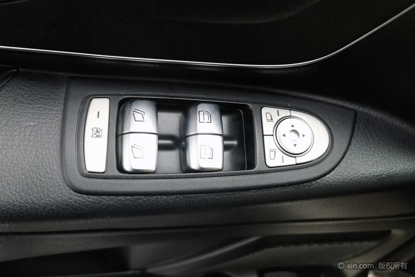 Mercedes-Benz 2018 2.0T Business 7 seat China V