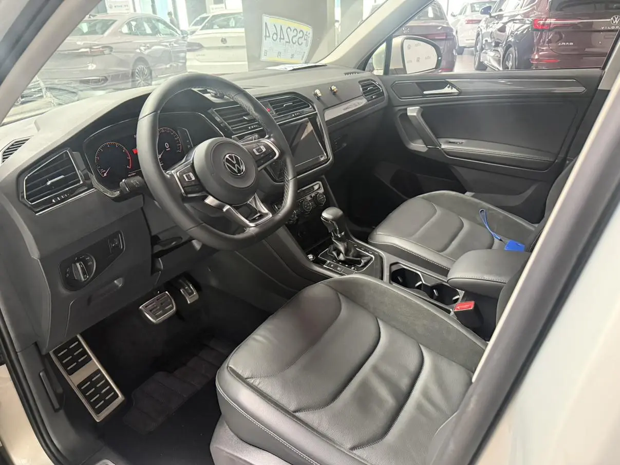 Volkswagen Tiguan L 2021 330TSI Auto 2WD R-Line Premium Enjoy