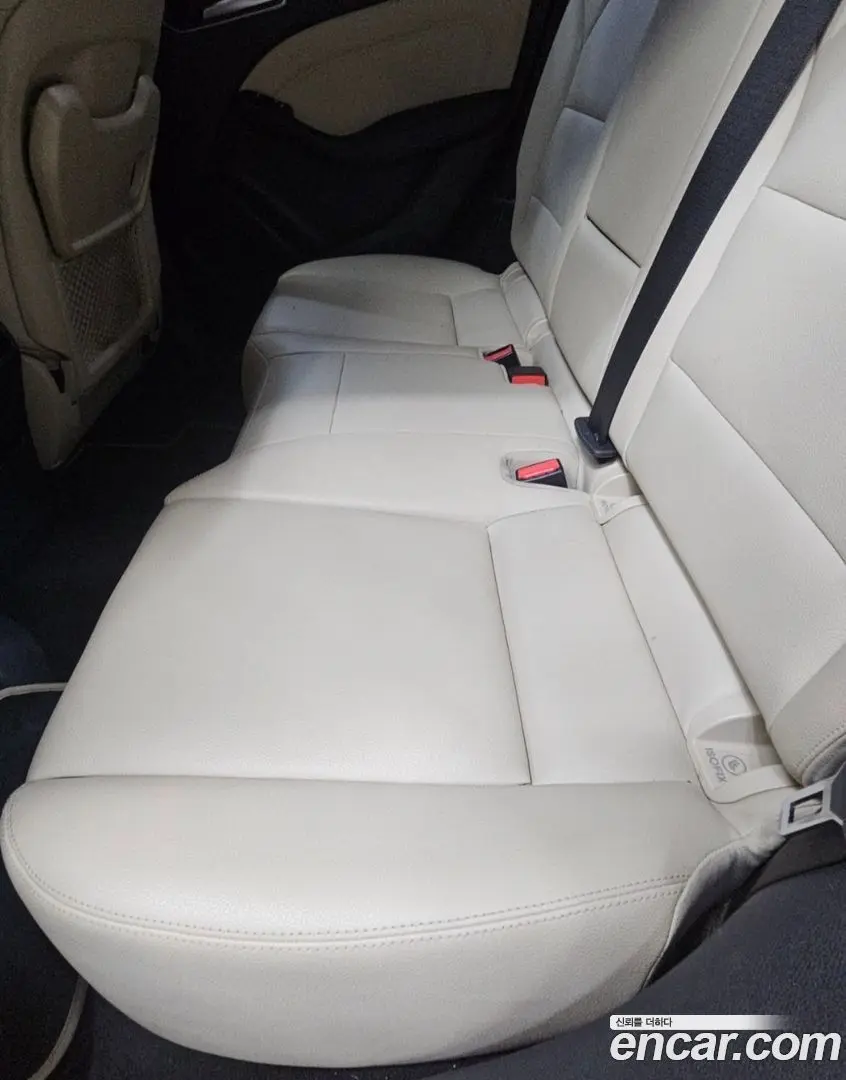 Mercedes-Benz B-Class B220