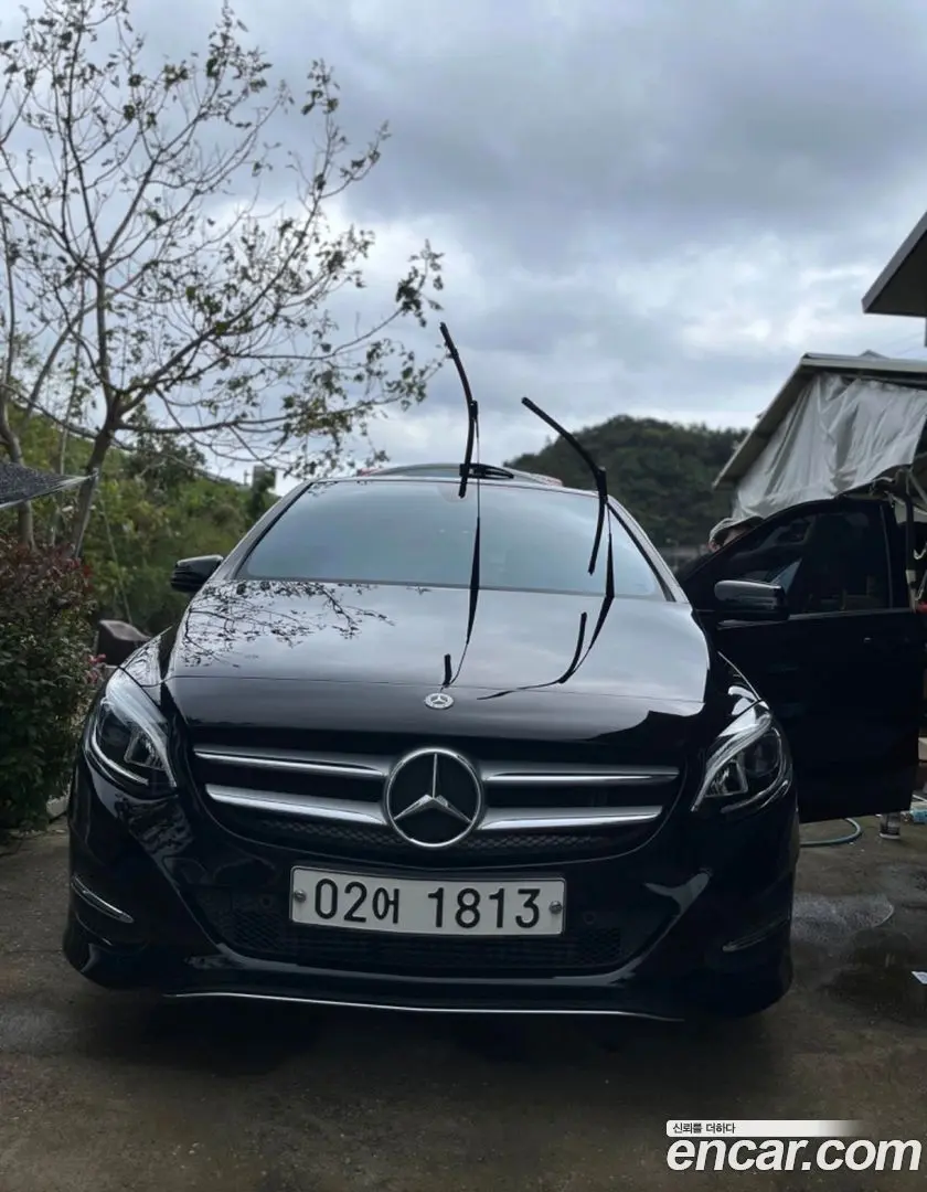 Mercedes-Benz B-Class B220