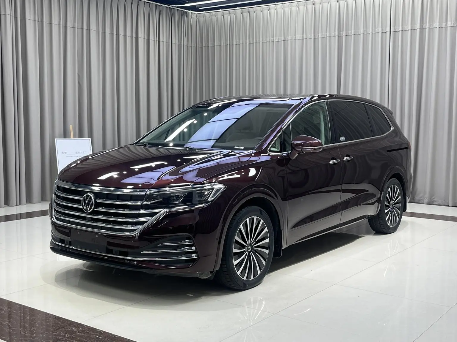Volkswagen Viloran 2022 380TSI Premium