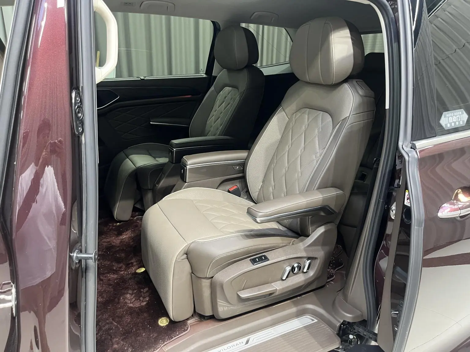 Volkswagen Viloran 2022 380TSI Premium