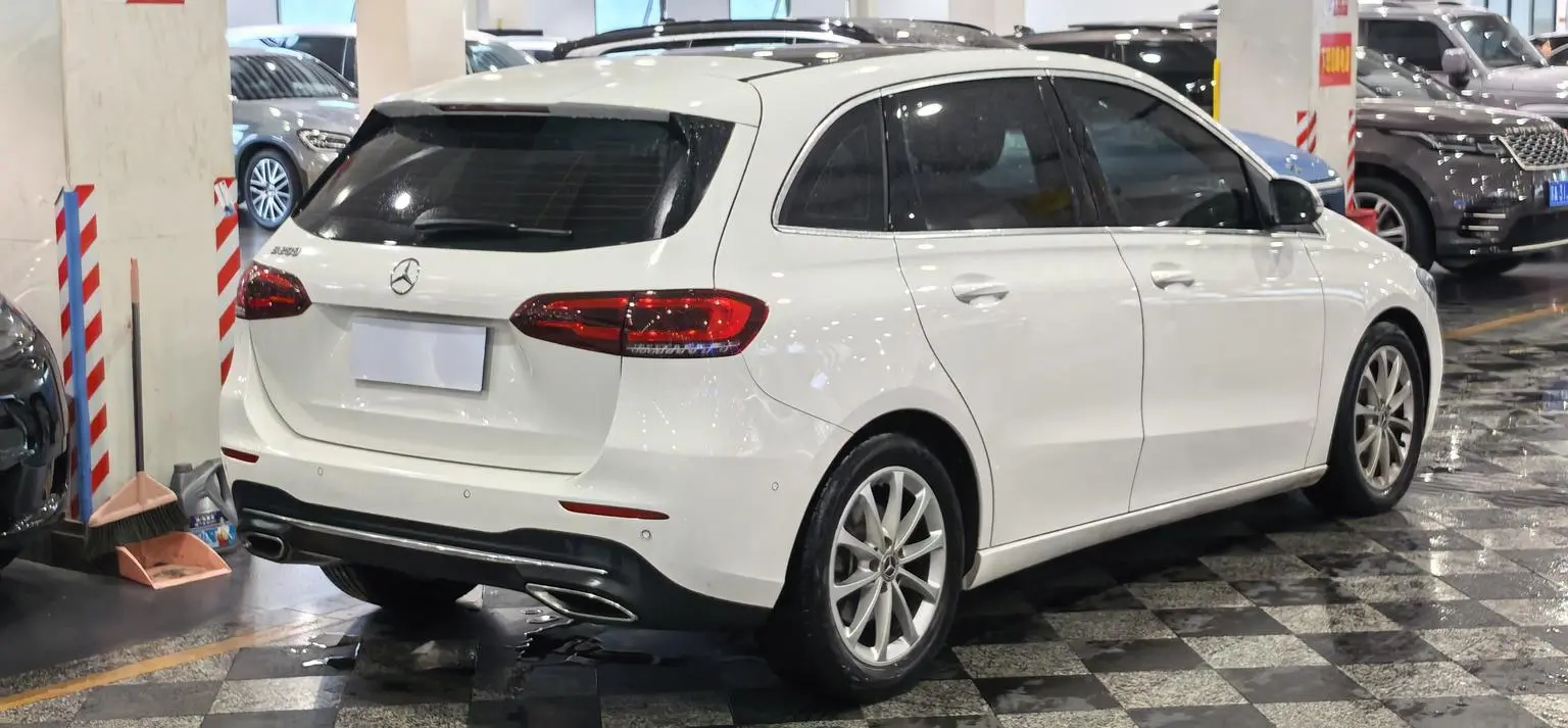 Mercedes-Benz B Class 2023 B 200 Fashion