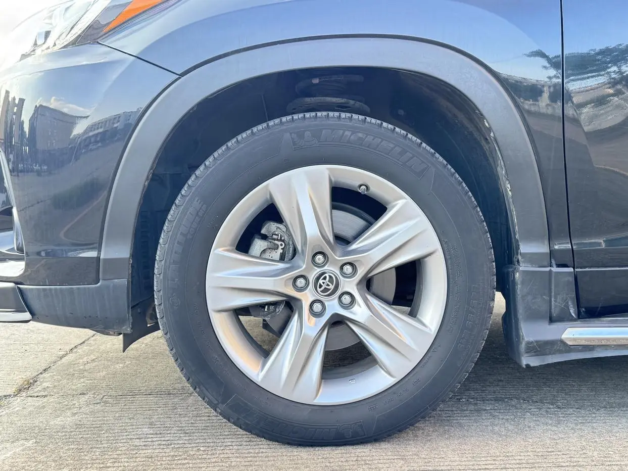 Toyota Highlander 2018 2.0T 4WD Luxury 7 seat China VI