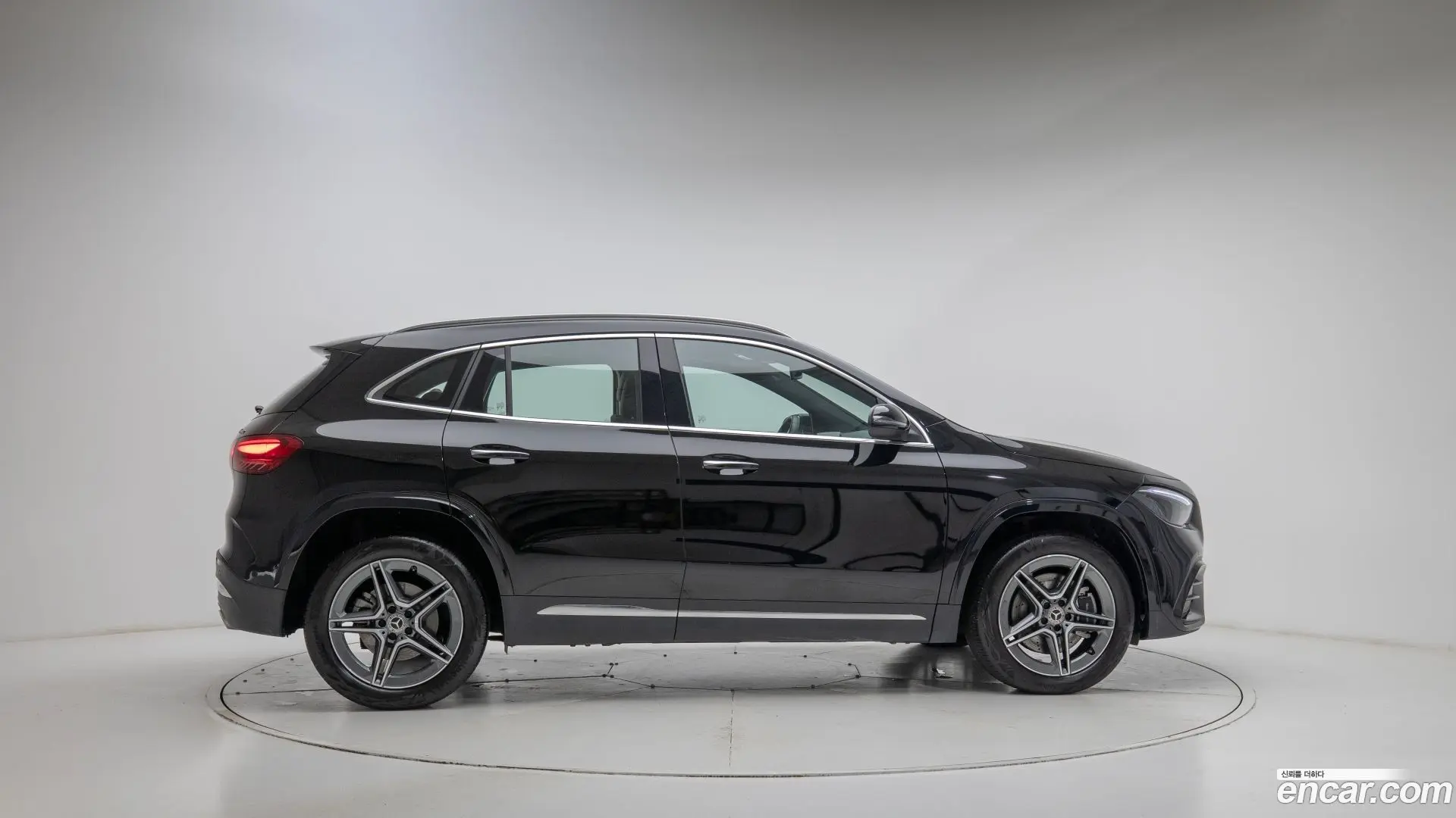 Mercedes-Benz GLA-Class GLA250 4MATIC 2023