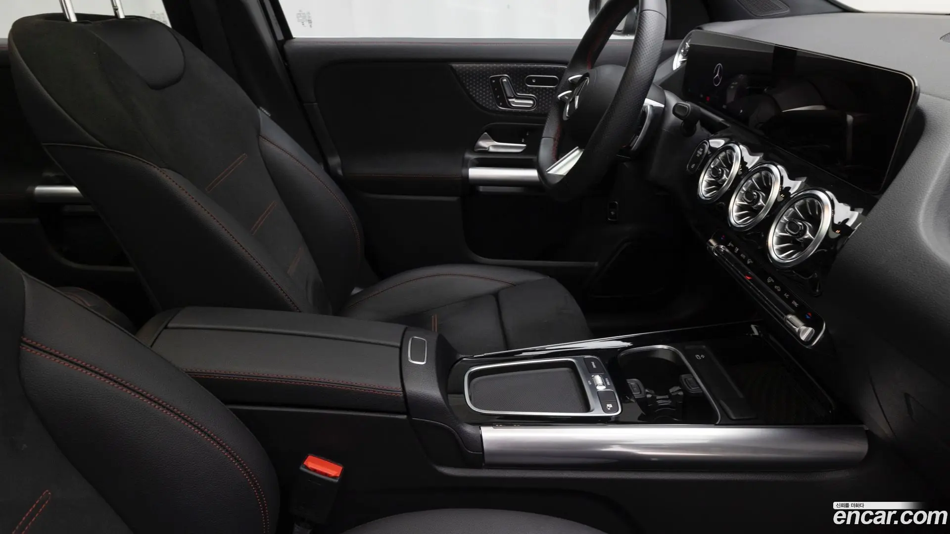 Mercedes-Benz GLA-Class GLA250 4MATIC 2023