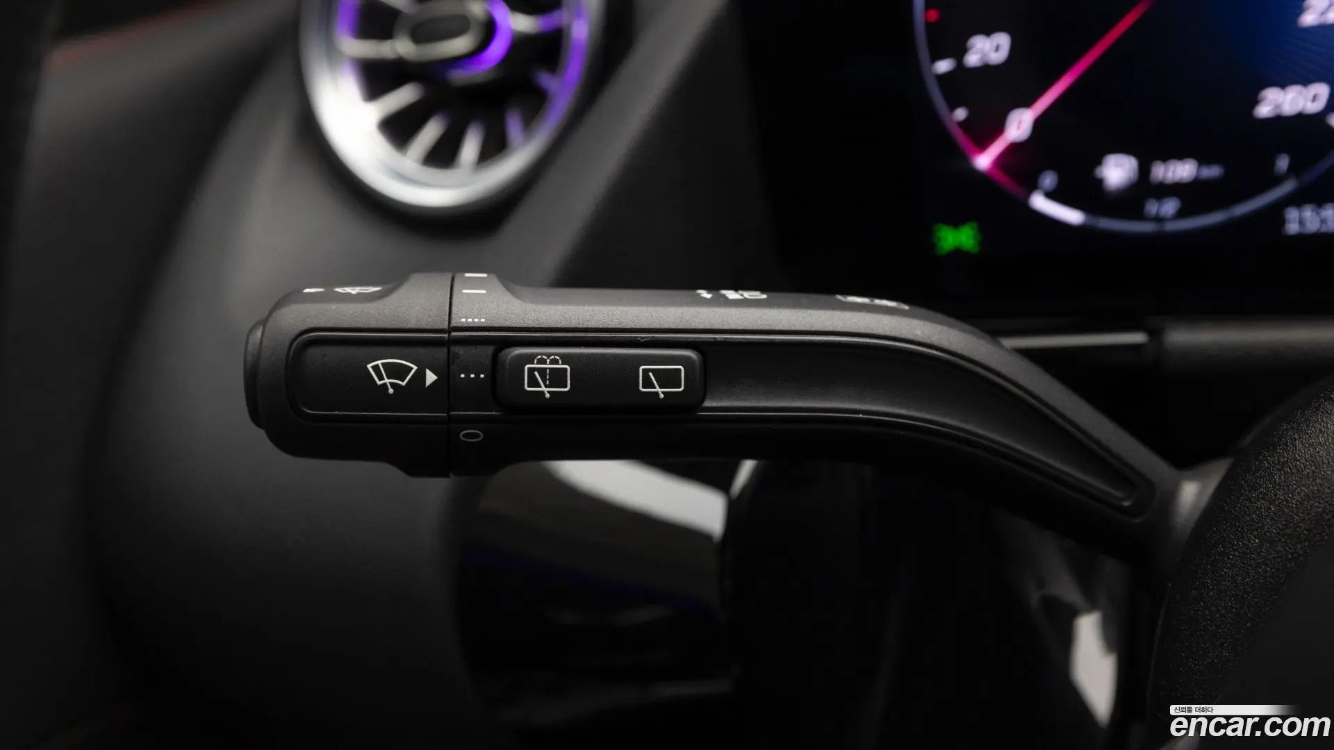 Mercedes-Benz GLA-Class GLA250 4MATIC 2023