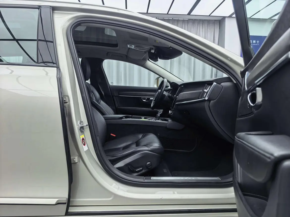 Volvo V90 2019 Cross Country T5 AWD Vision China V