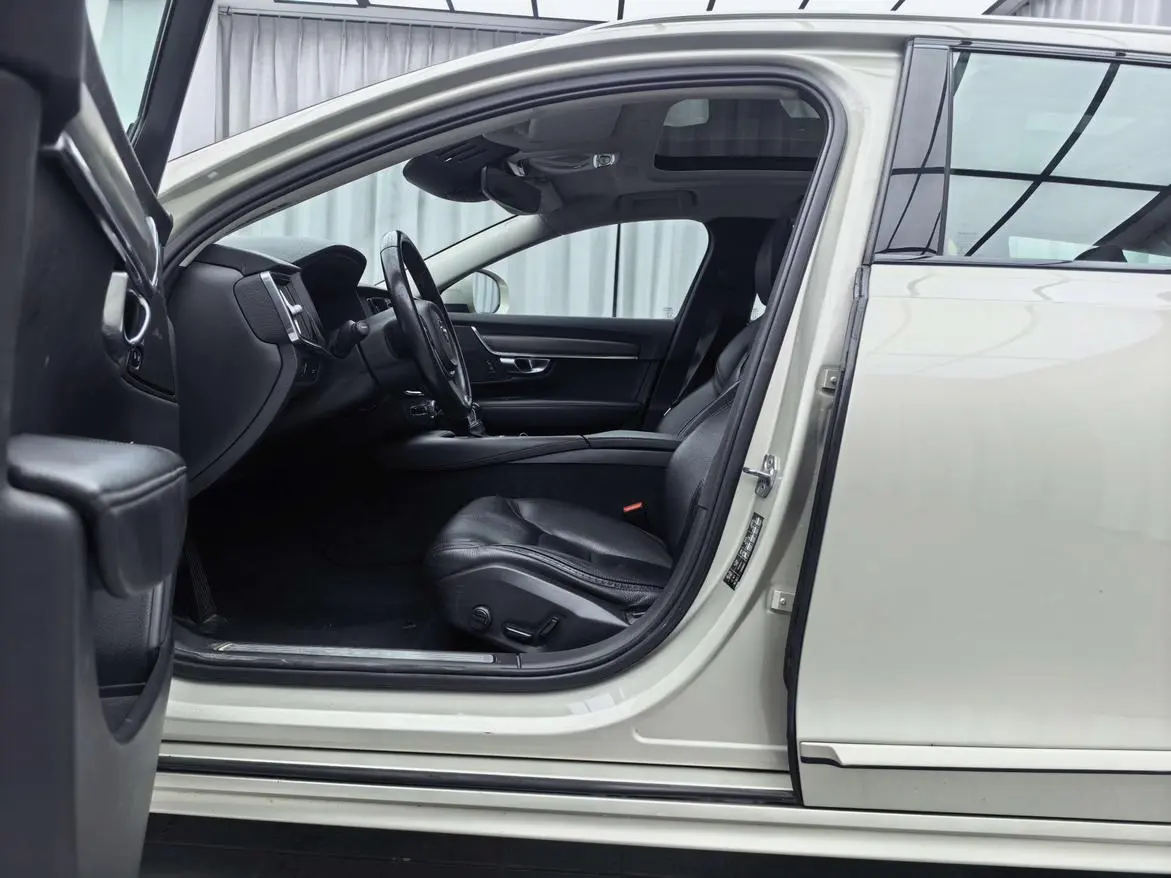 Volvo V90 2019 Cross Country T5 AWD Vision China V