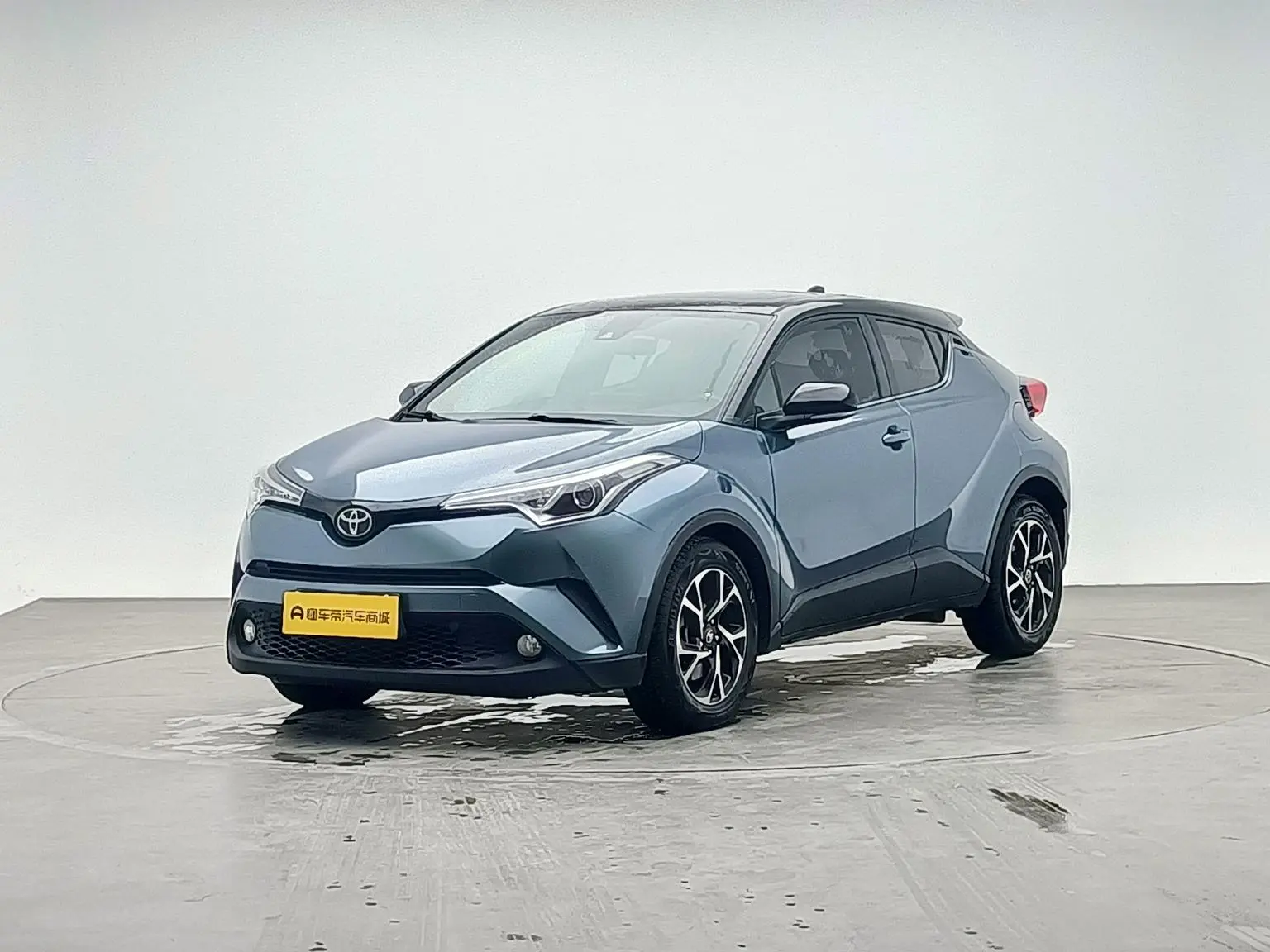Toyota C-HR 2020 2.0L Leading