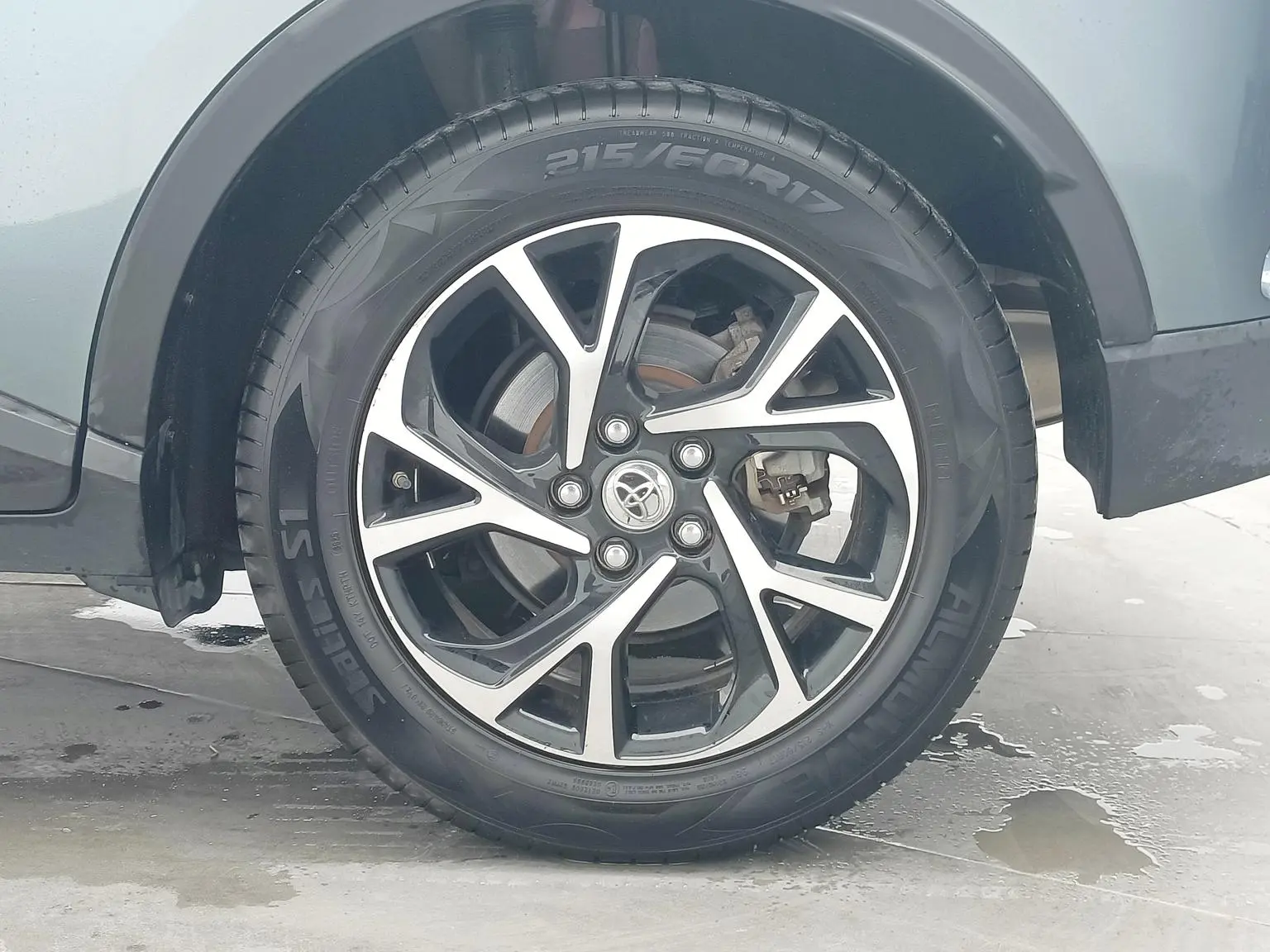 Toyota C-HR 2020 2.0L Leading
