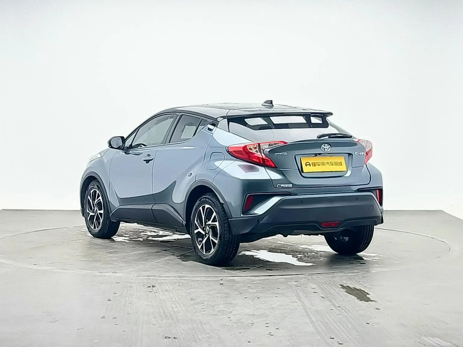 Toyota C-HR 2020 2.0L Leading