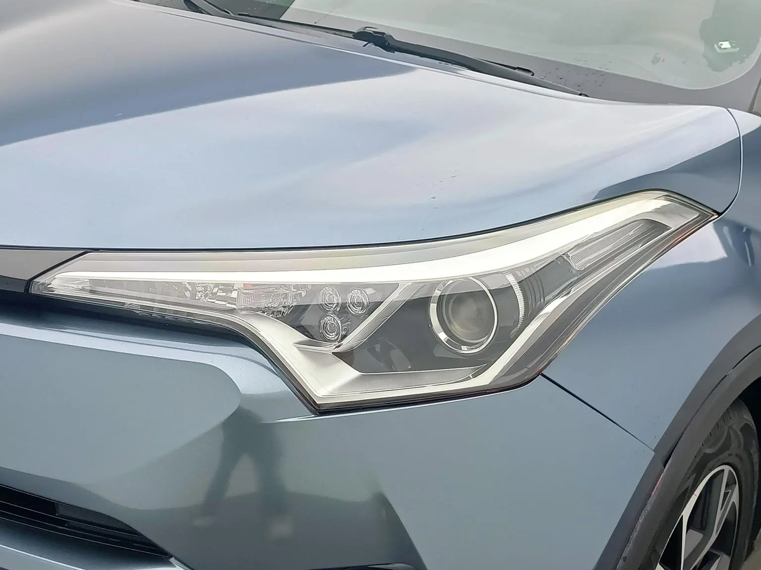 Toyota C-HR 2020 2.0L Leading
