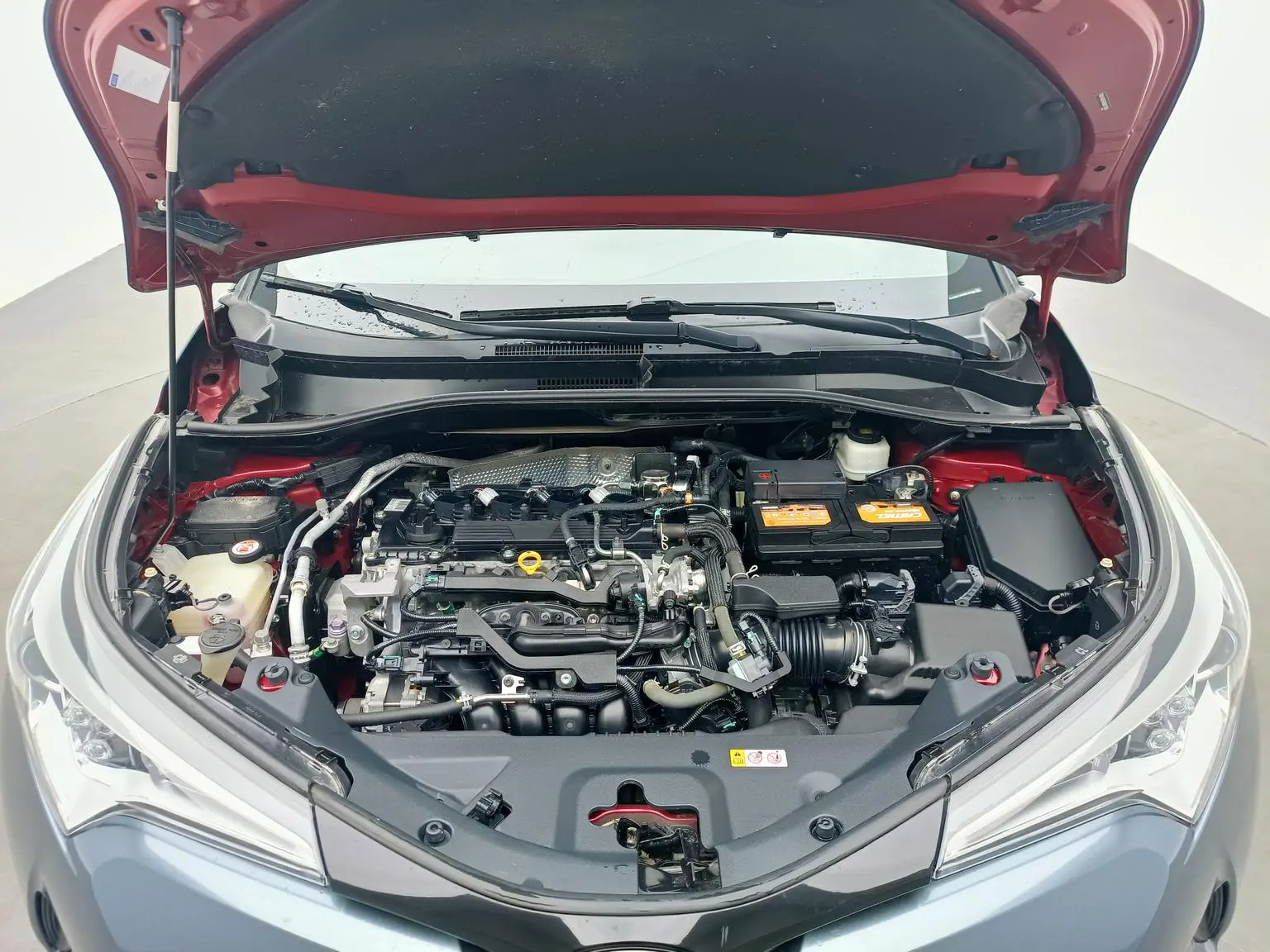 Toyota C-HR 2020 2.0L Leading