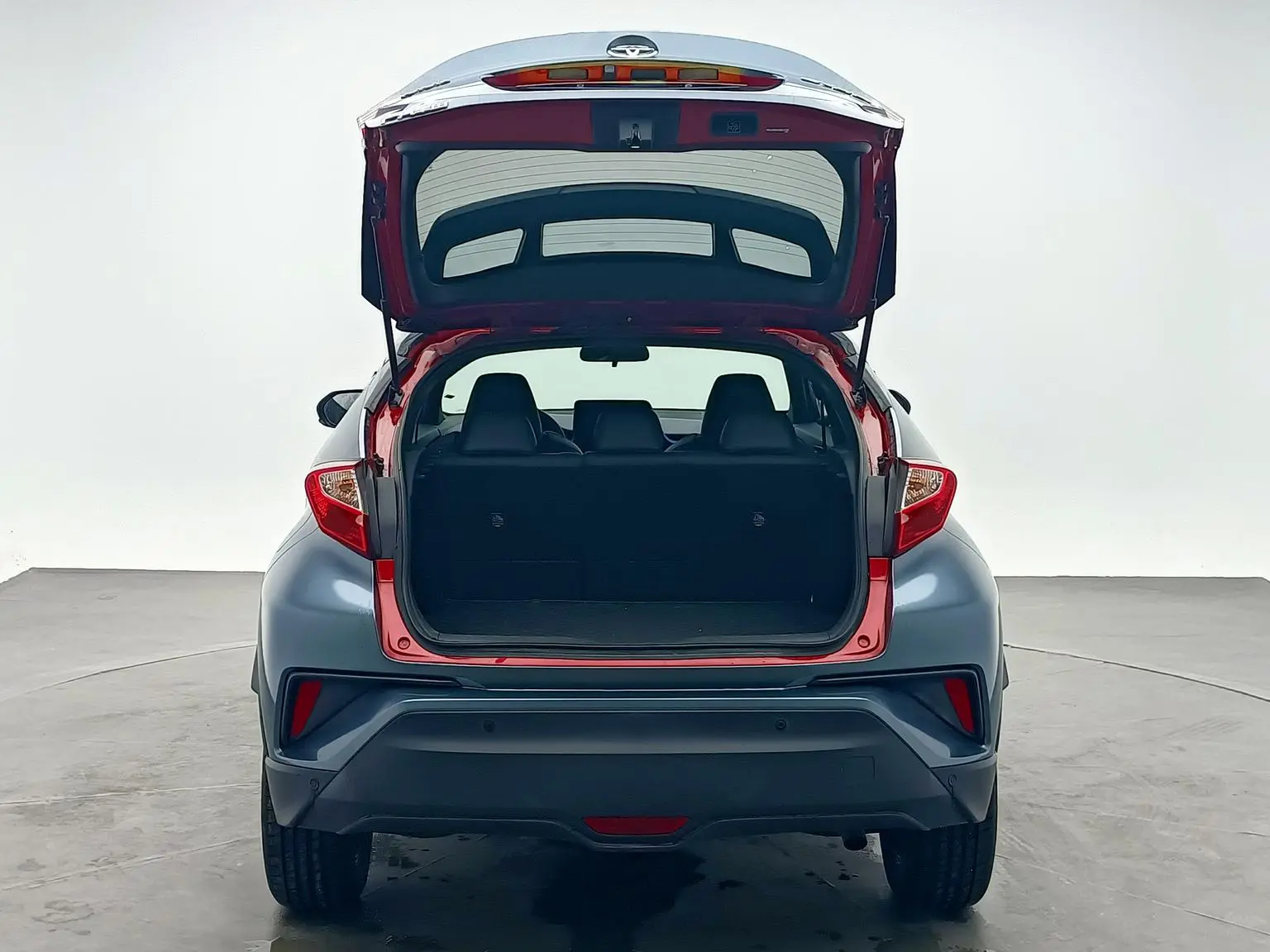 Toyota C-HR 2020 2.0L Leading