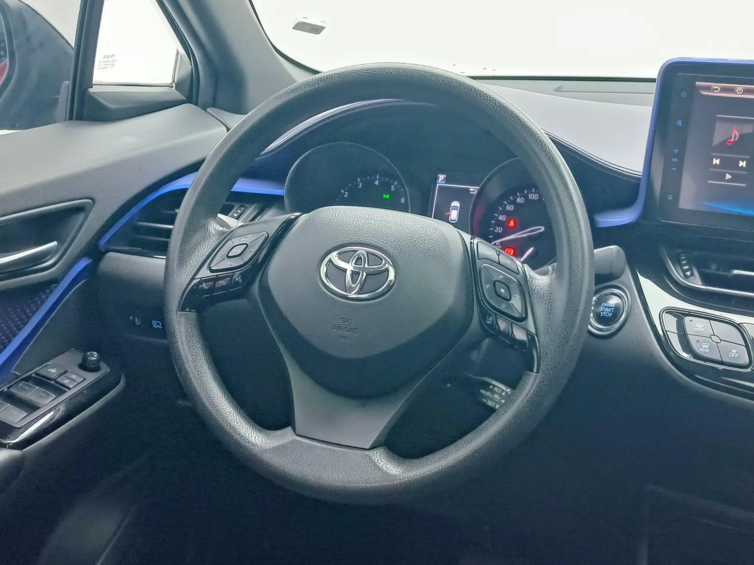 Toyota C-HR 2020 2.0L Leading