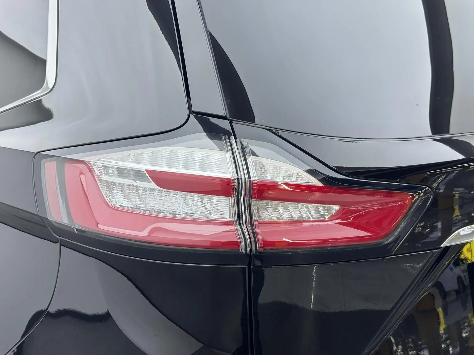 Ford Edge 2020 EcoBoost 245 2WD Sharp Luxury 7 seat