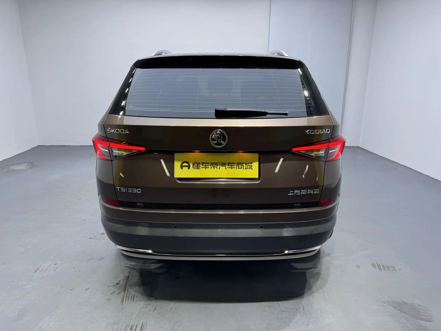 Skoda 2018 Facelift TSI330 5 seat 2WD Luxury Premium Enjoy