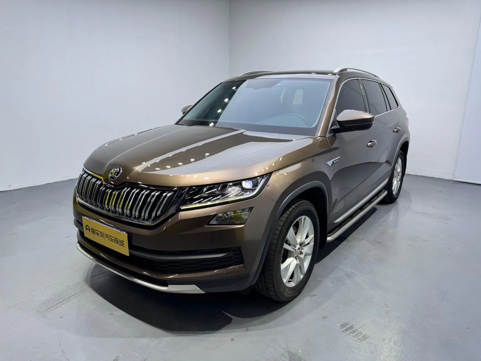 Skoda 2018 Facelift TSI330 5 seat 2WD Luxury Premium Enjoy